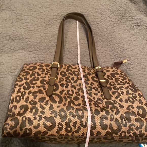 Leopard Print Shoulder Bag. - Picture 11 of 14